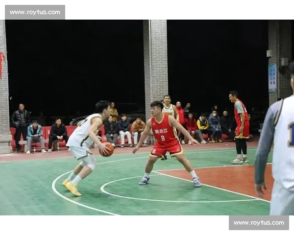 全面解析篮球赛事直播 赛况实时更新 球员数据与精彩瞬间同步呈现