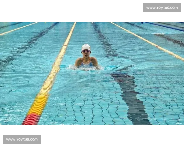 激烈比拼水中速度与技巧的全国游泳锦标赛精彩瞬现 - 副本 (3)