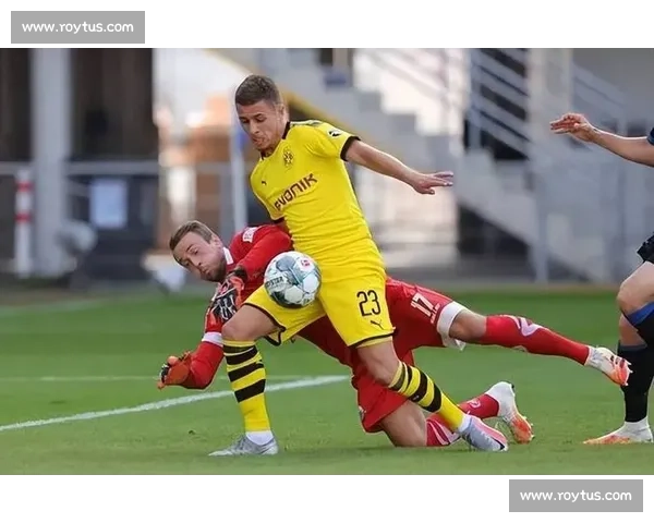 足球赛事手机版全新体验精彩对决实时掌握赛况助赢比赛分析平台 - 副本 (3)